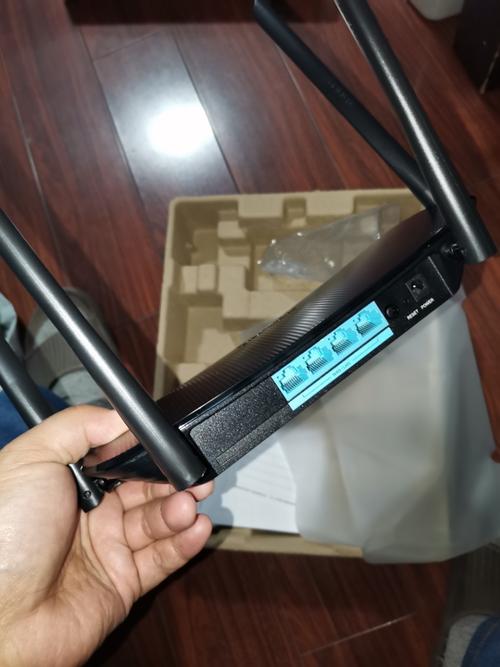 产品还是不错的,外观时尚,不呆板,信号稳定